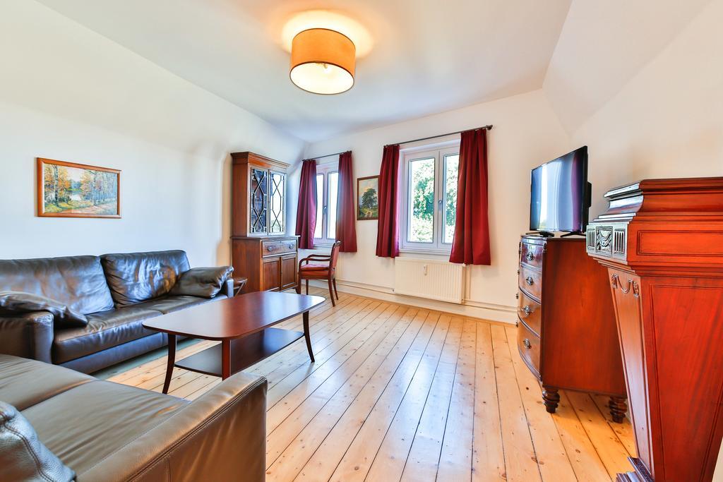 Riverside Apartments Lubeck Luaran gambar